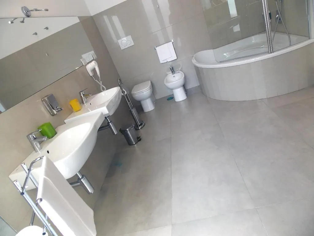 Dsquare Accommodation Neapol 0*,